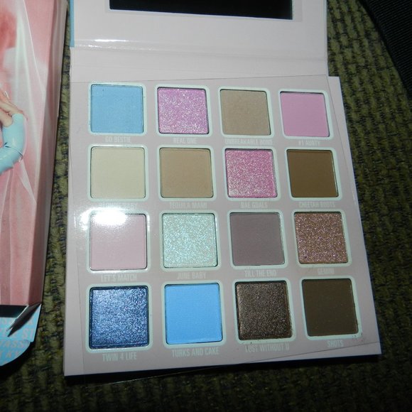 Kylie Cosmetics Kylie x Stassie Eyeshadow Palette.💥FLASH SALE.💥 BNIB/NWT! - Picture 10 of 15